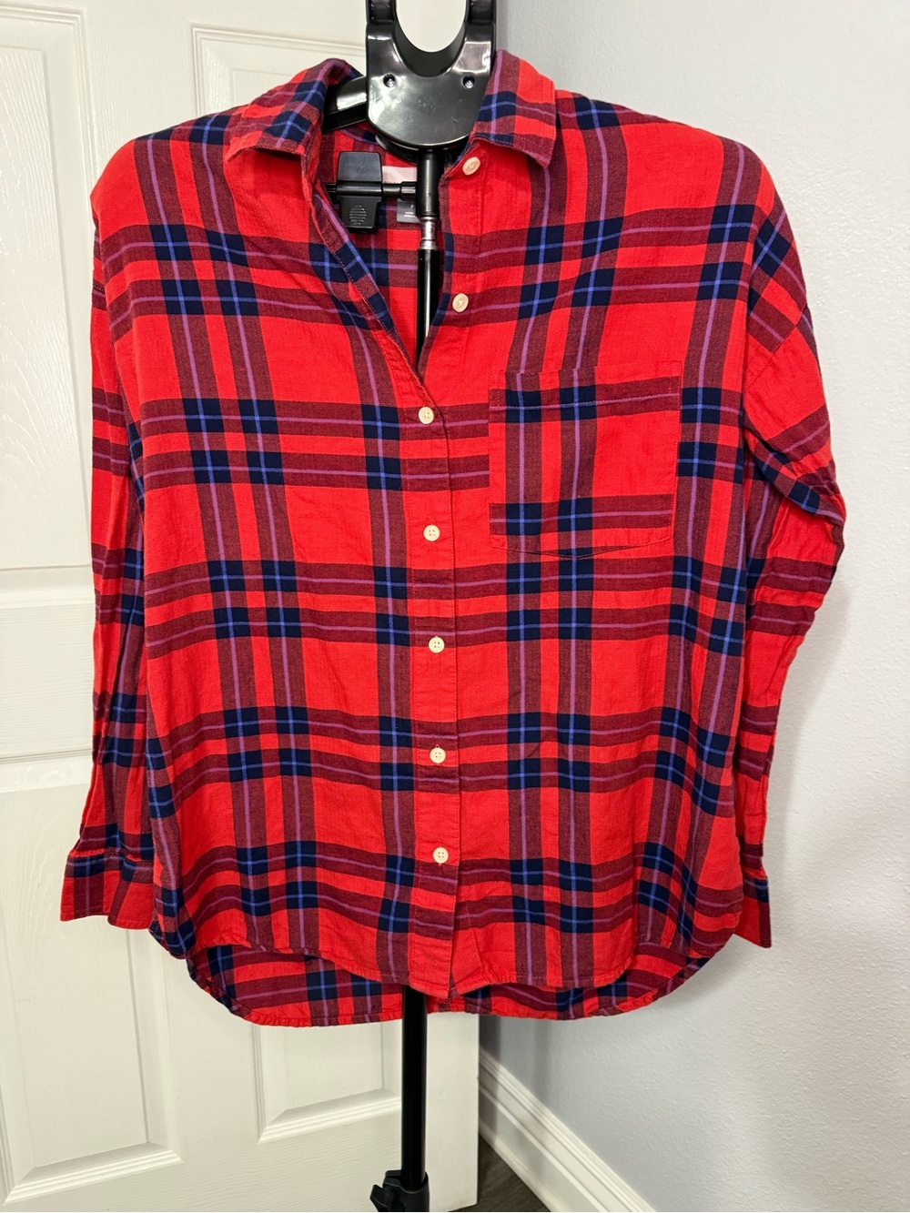 Old Navy The Boyfriend Shirt S Red Navy Plaid Flannel Button Down 100% Cotton